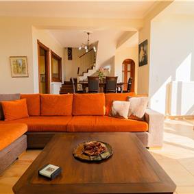 5 bedroom villa with pool, near Acharavi, sleeps 9